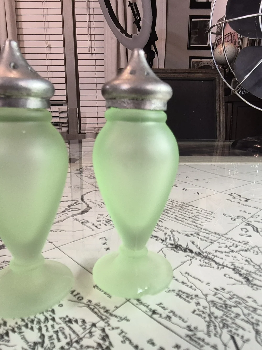URANIUM JADE VINTAGE SALT/PEPPER SET
